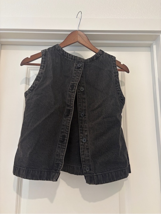 Abercrombie & Fitch Tops - Abercrombie & Fitch Black Washed Button-Back Sleeveless Top